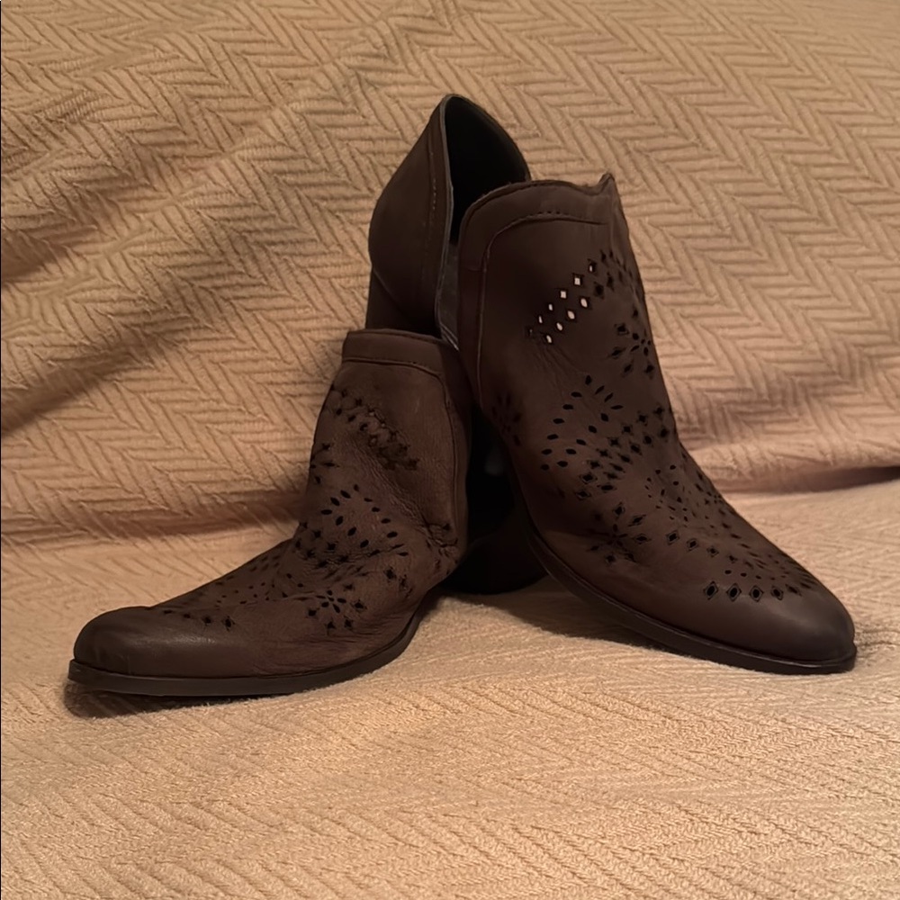 Very Volatile Boots